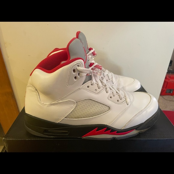 Jordan 5 Retro Fire Red (2013) Size 11.5 - Picture 2 of 12